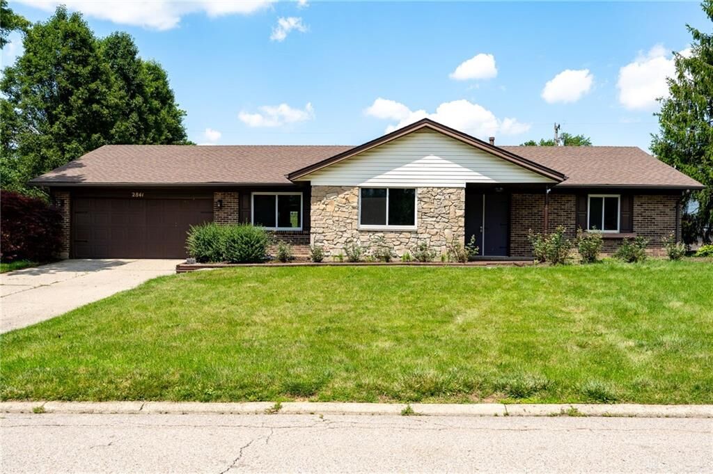 Property Photo: 2841 Corlington Drive OH 45440