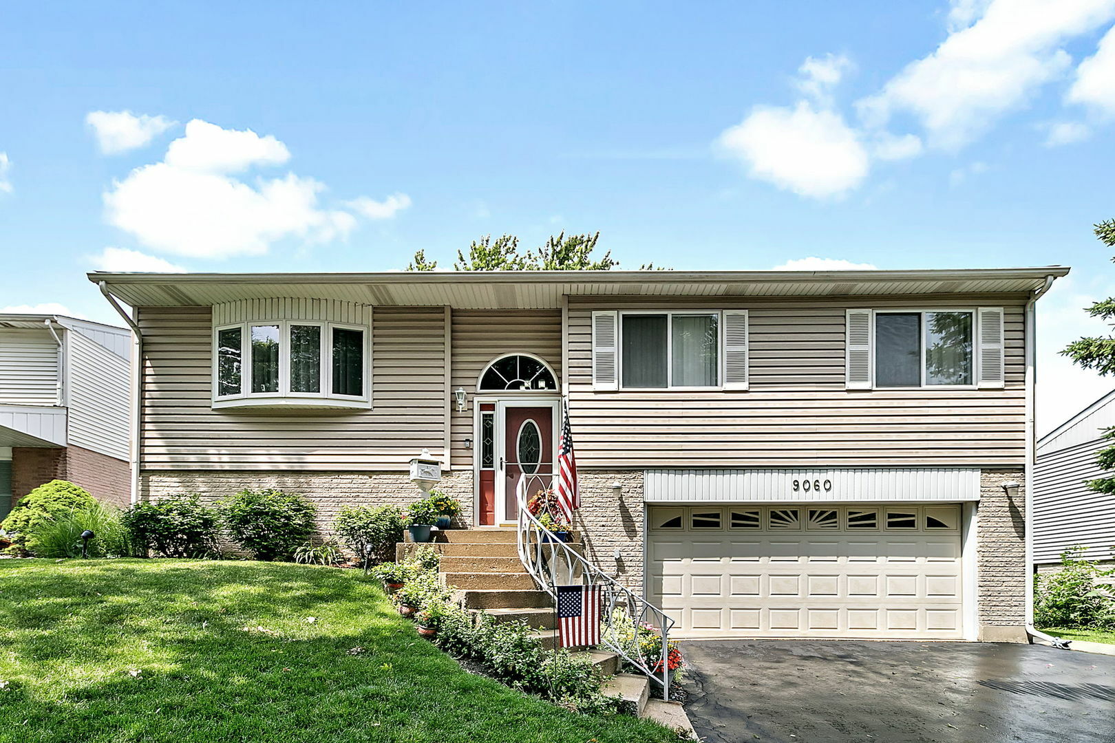 Property Photo:  9060 Chestnut Drive  IL 60457 