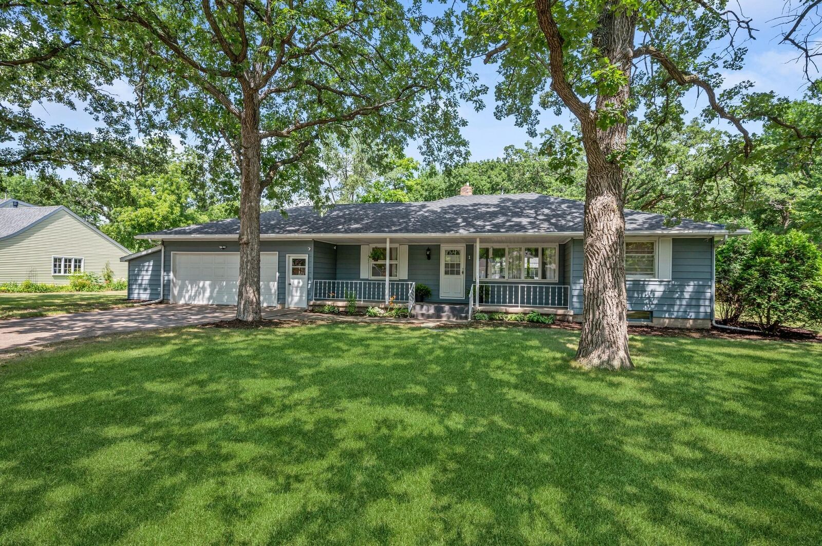 Property Photo:  1 Circle Drive  MN 56301 