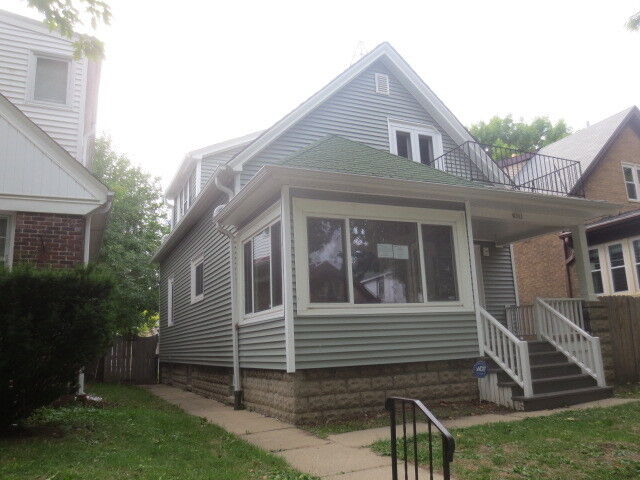 Property Photo:  2961 S 14th St  WI 53215 