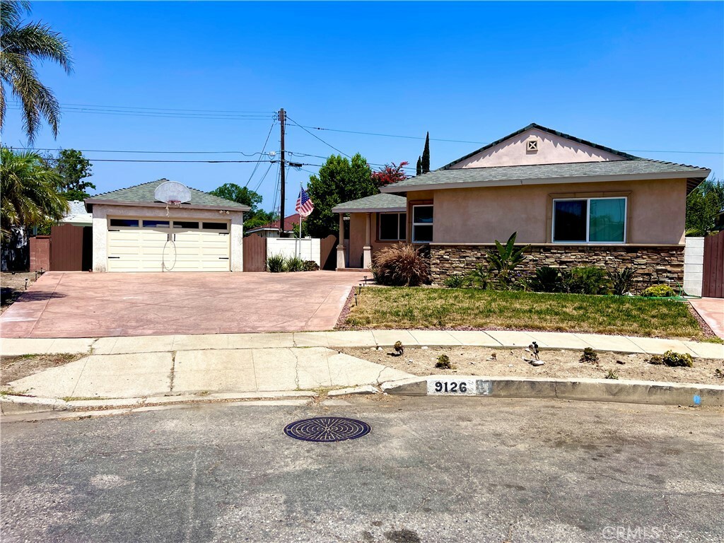 9126 Remick Avenue  Arleta CA 91331 photo