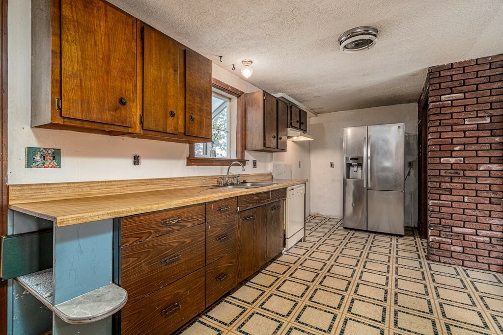 Property Photo: 45 Fruit St MA 01453