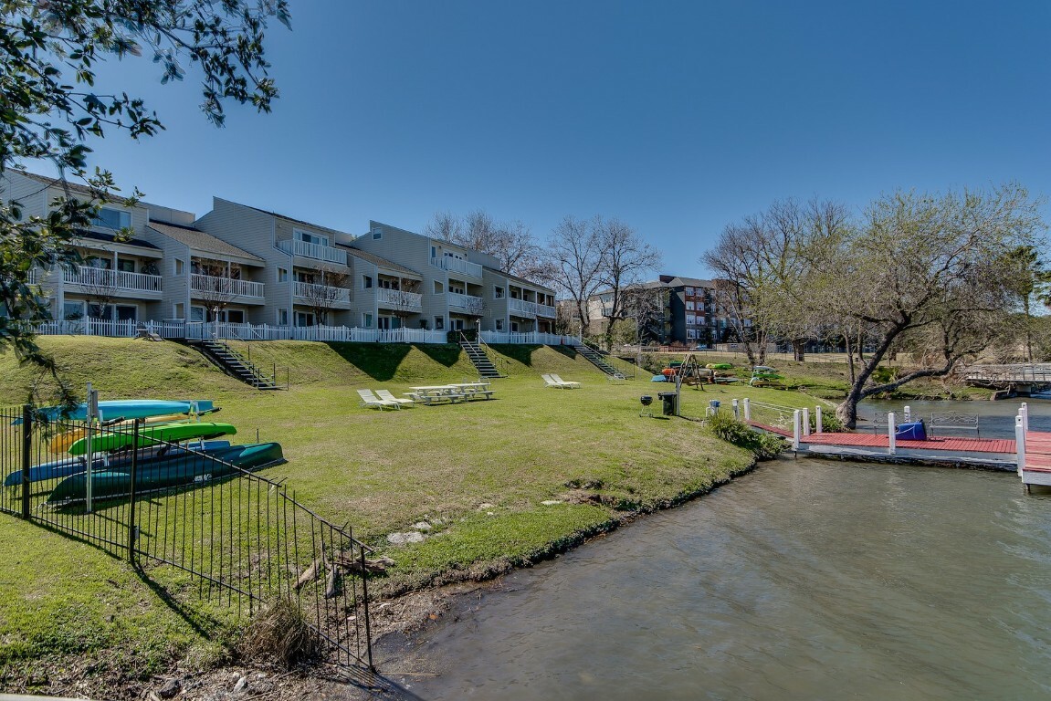 Property Photo:  1818 S Lakeshore Boulevard 37  TX 78741 