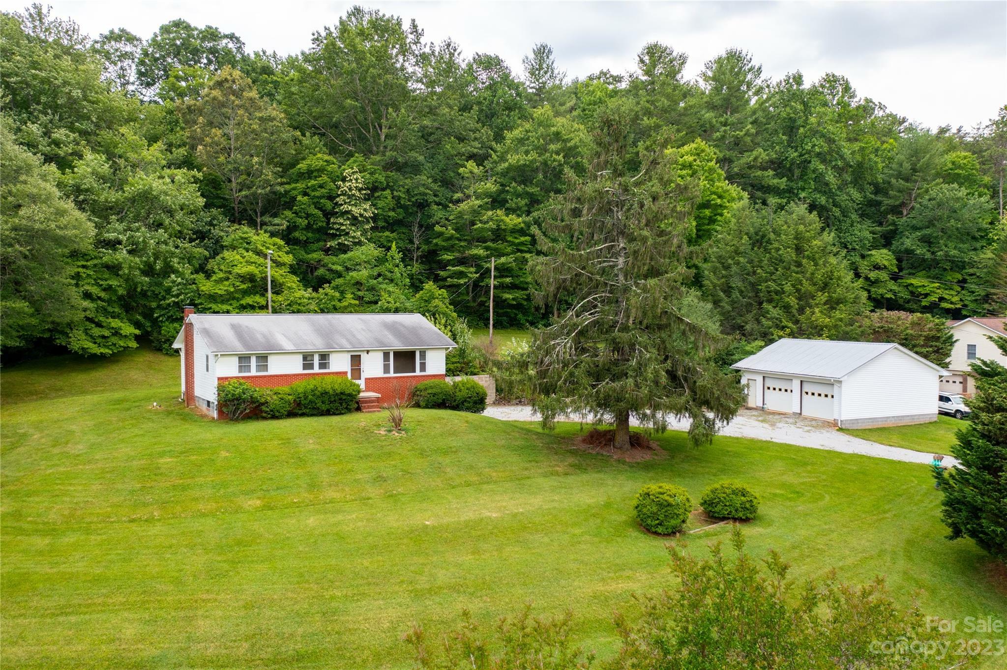 Property Photo:  150 Creasman Hill Road  NC 28759 