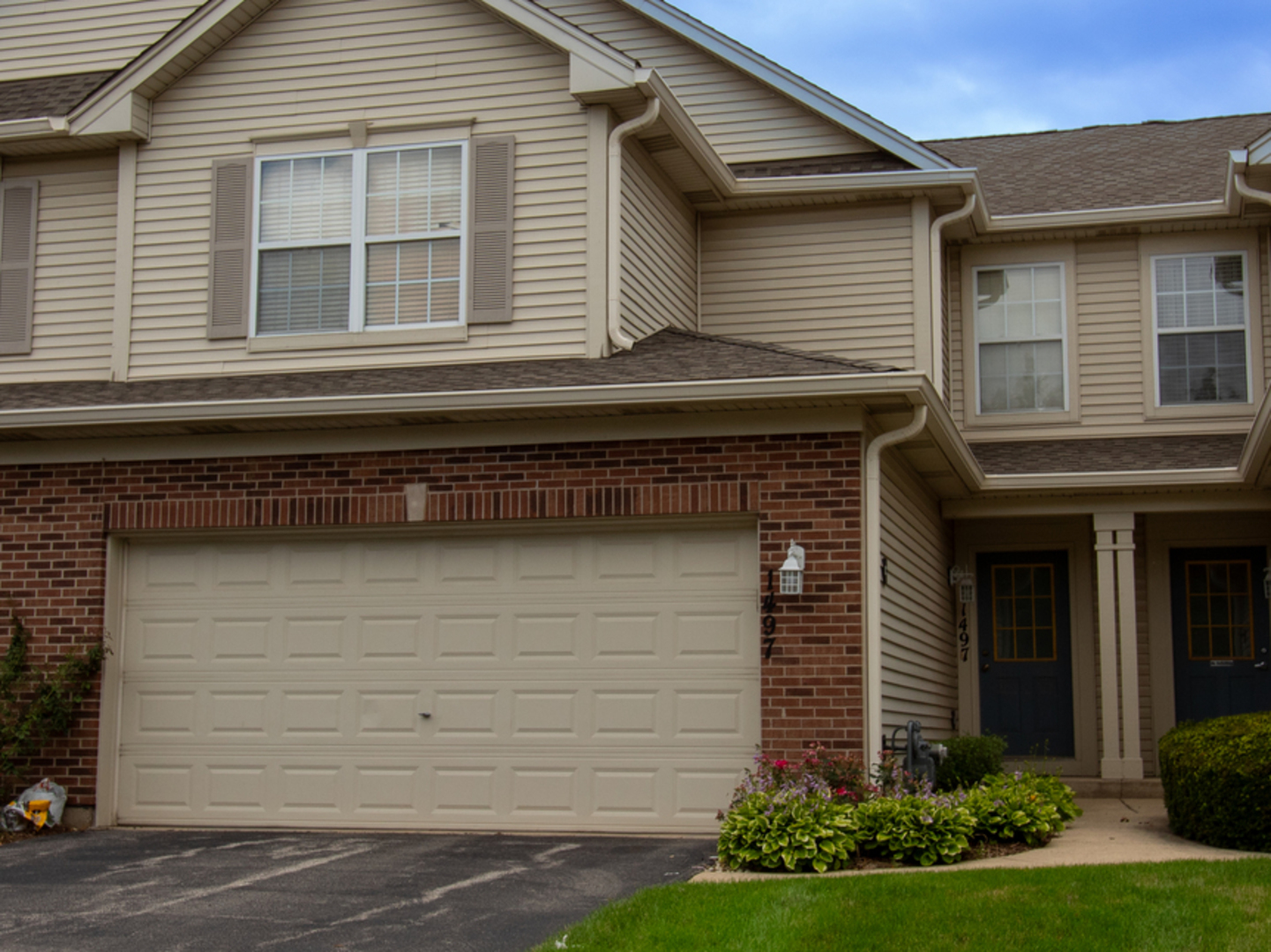 Property Photo: 1497 Keystone Court IL 60120