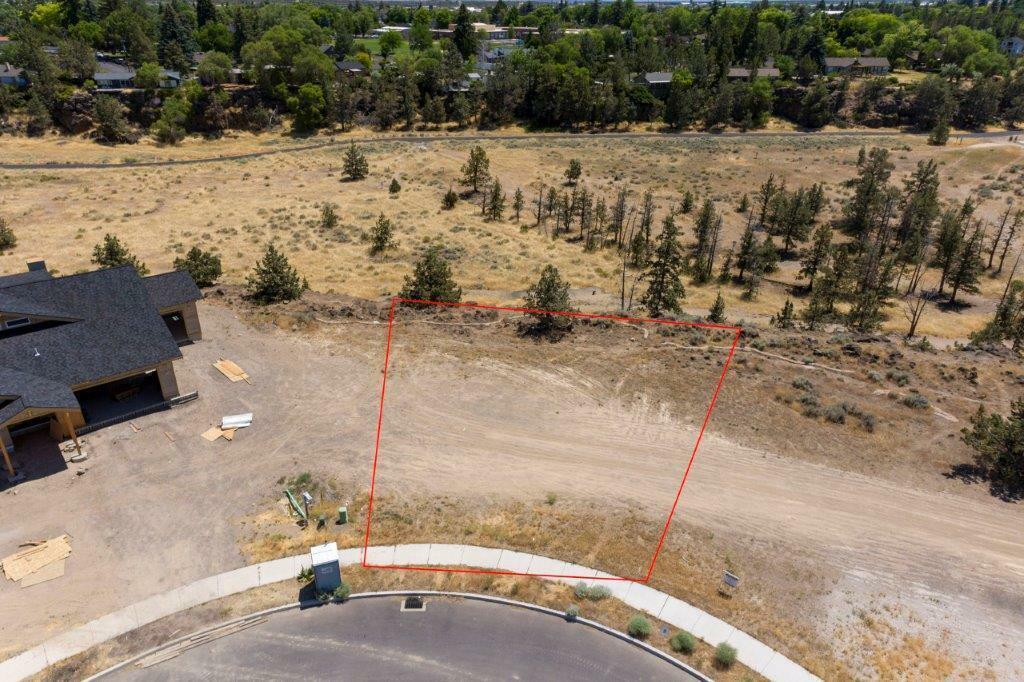Property Photo:  514 NW Rimrock Court Lot 231  OR 97756 