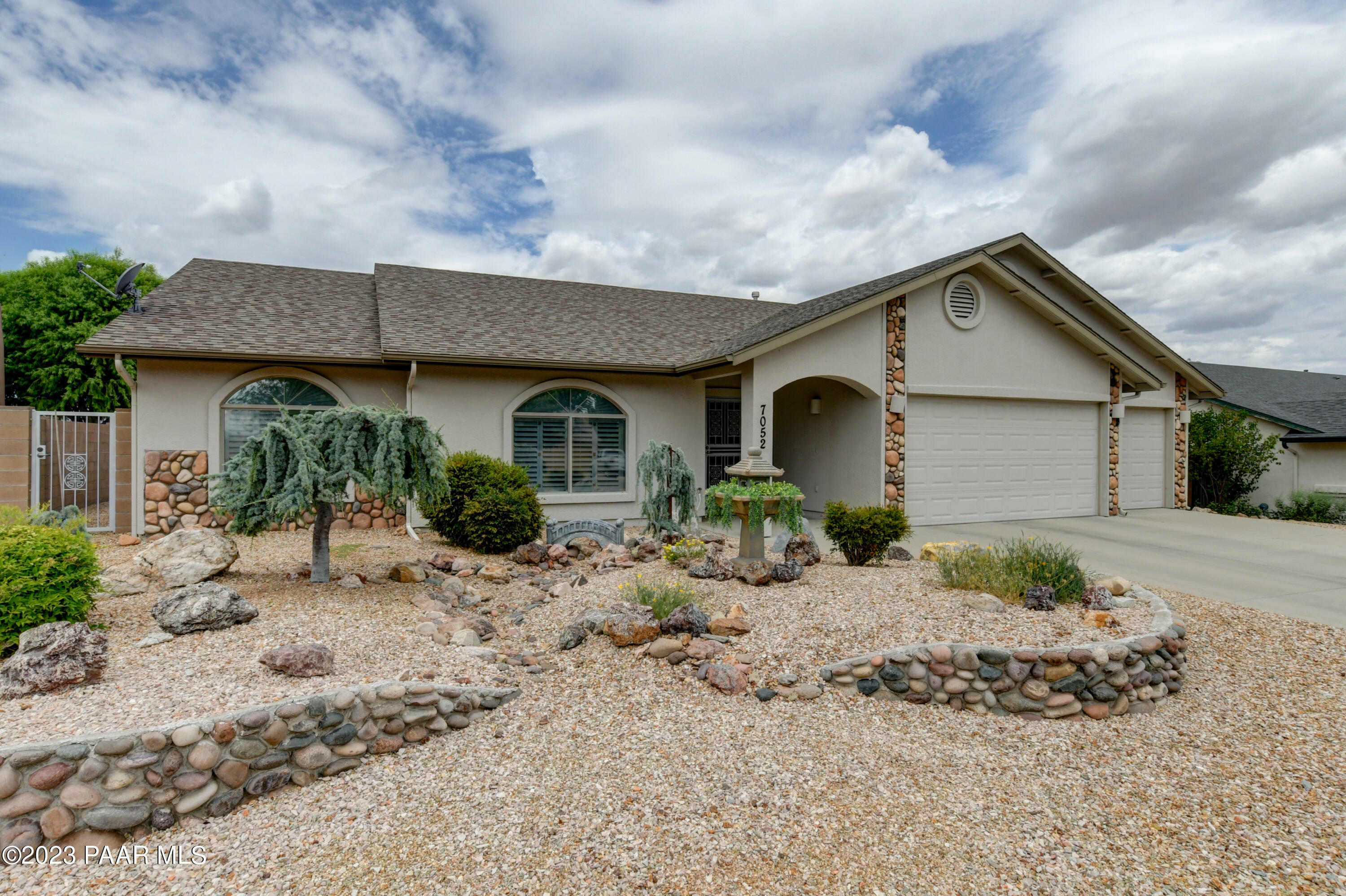 Property Photo:  7052 N Pinnacle Pass Drive  AZ 86315 