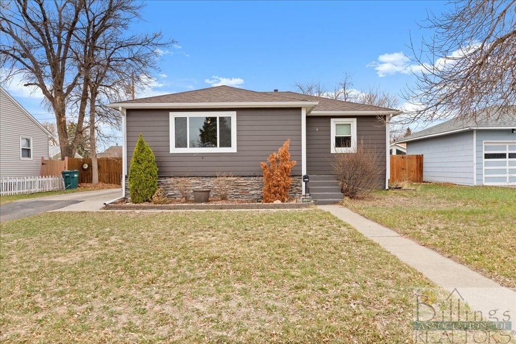 Property Photo: 1720 Lewis Ave MT 59102