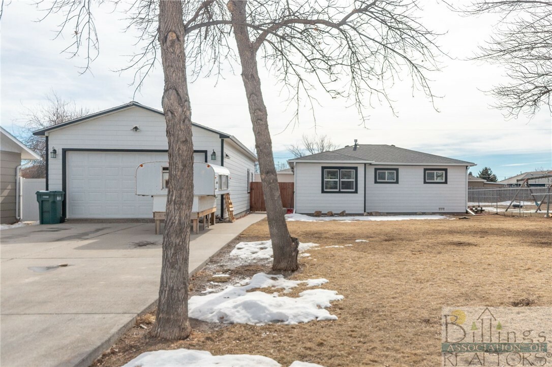 Property Photo:  2306 Lampman Drive  MT 59102 