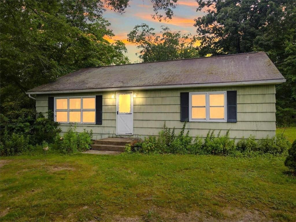 Property Photo: 22 Mt Nebo Road PA 18301
