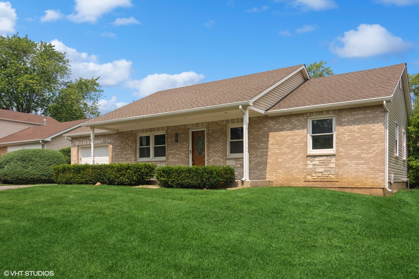 Property Photo:  411 Springside Lane  IL 60089 