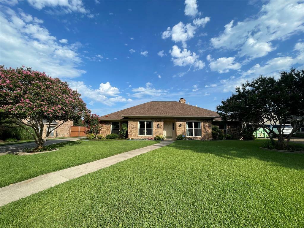 Property Photo:  4122 Fairlakes Court  TX 75228 