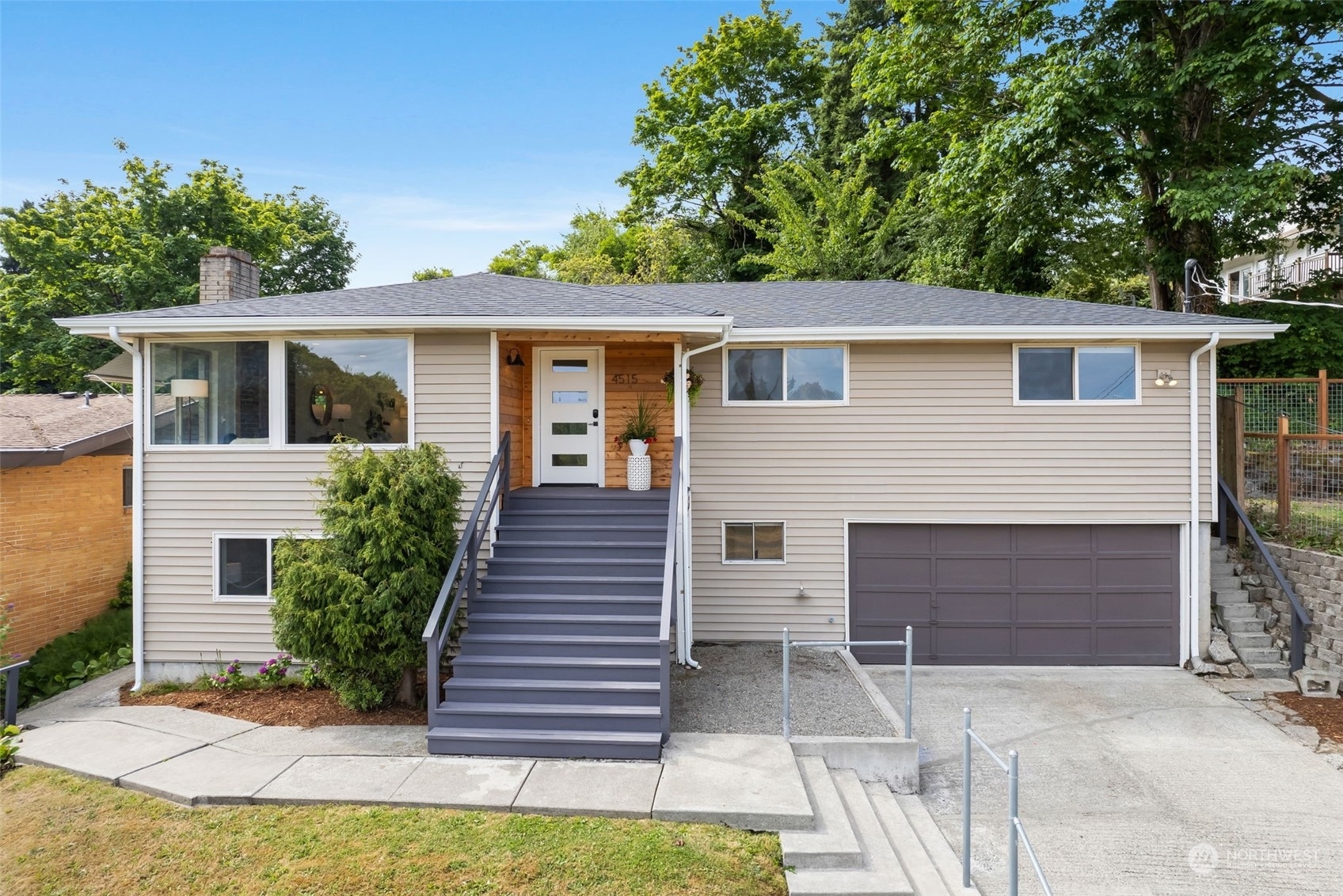 Property Photo:  4515 S Snoqualmie Street  WA 98118 