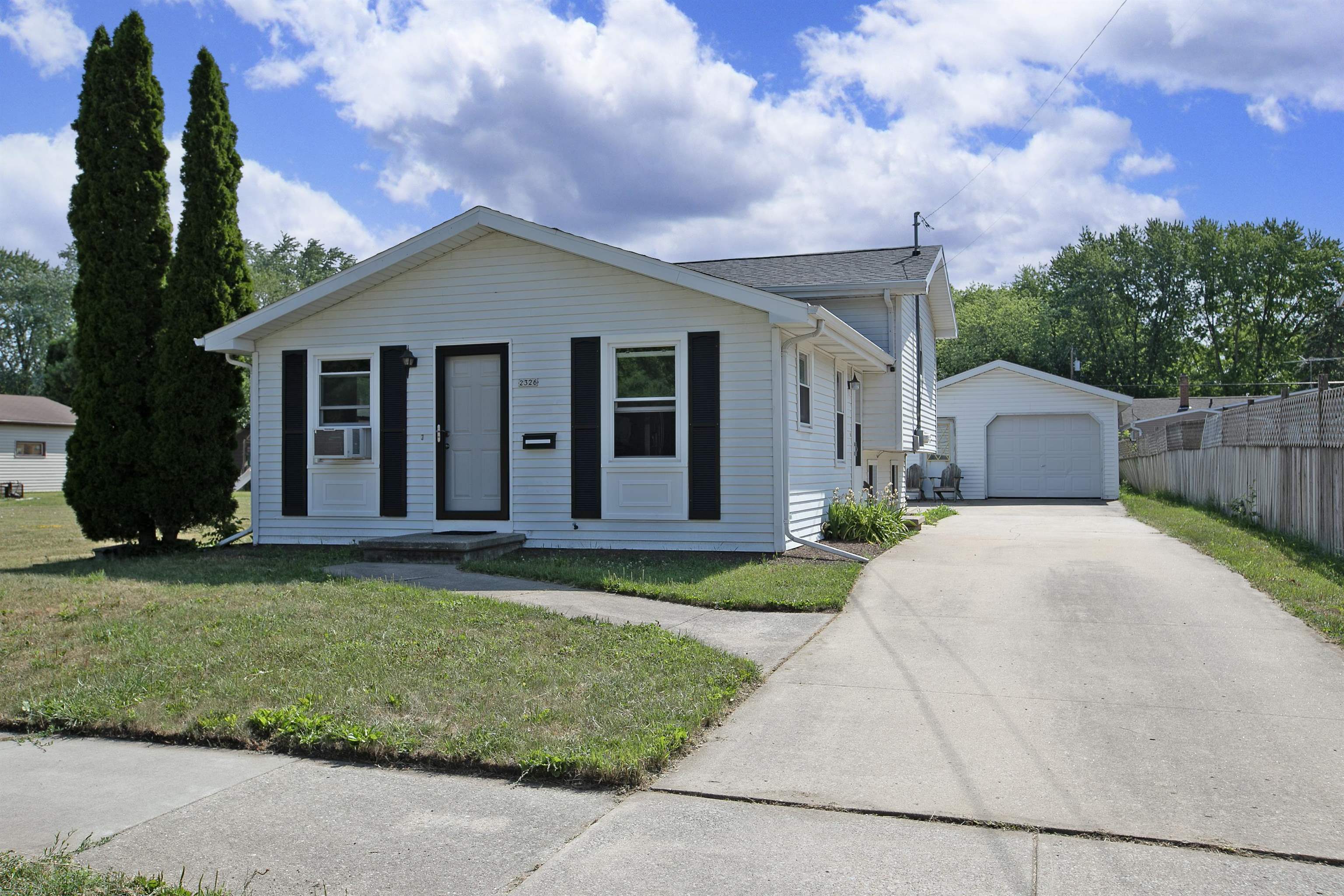 Property Photo:  2326 Jefferson Street  WI 54901 