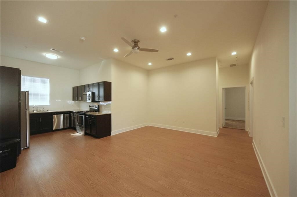 Property Photo:  2400 Louis Henna Boulevard 105  TX 78664 