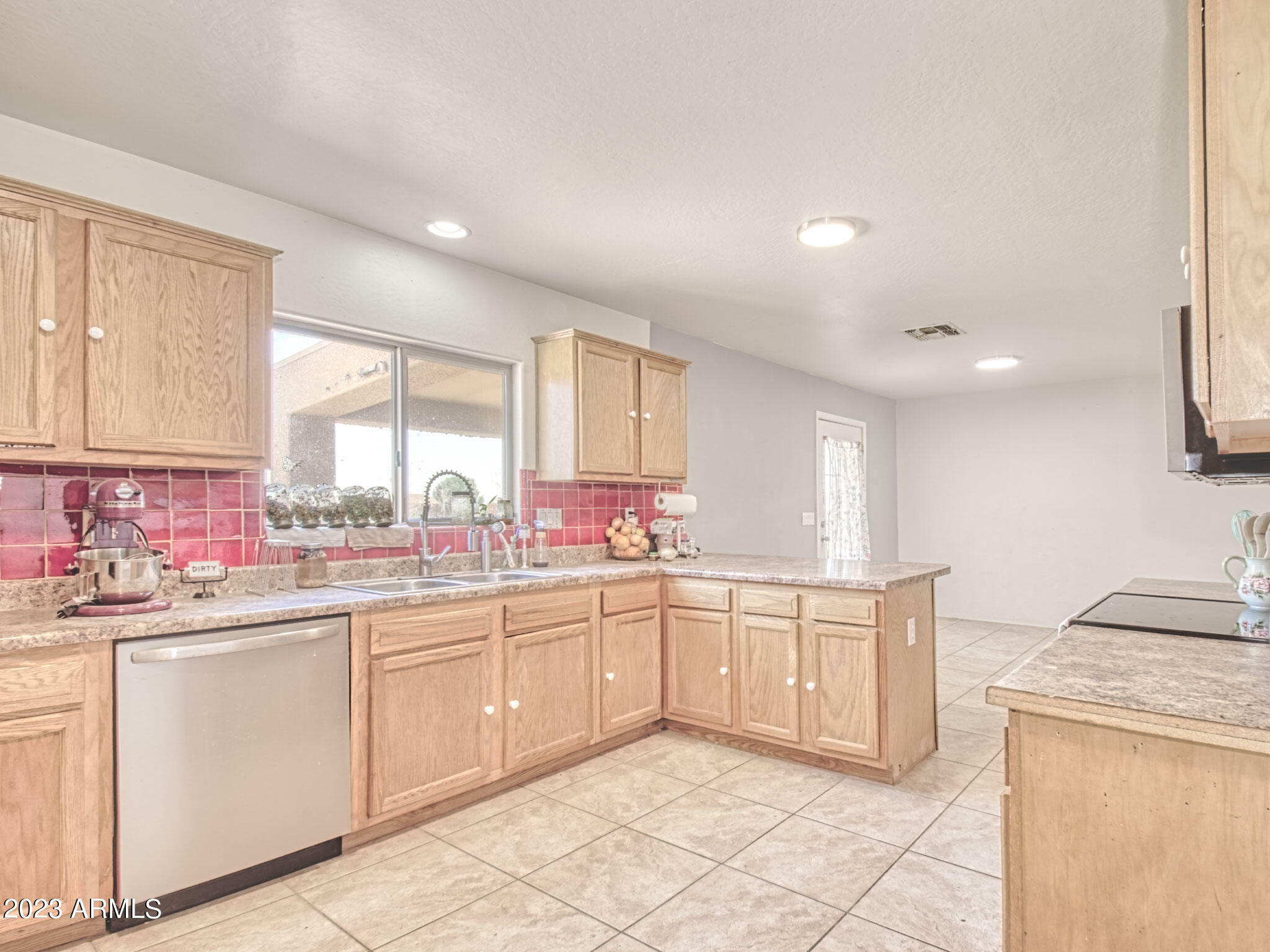 Property Photo: 38007 W Elwood Street AZ 85354