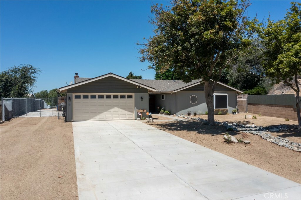 Property Photo:  5162 Viceroy Avenue  CA 92860 