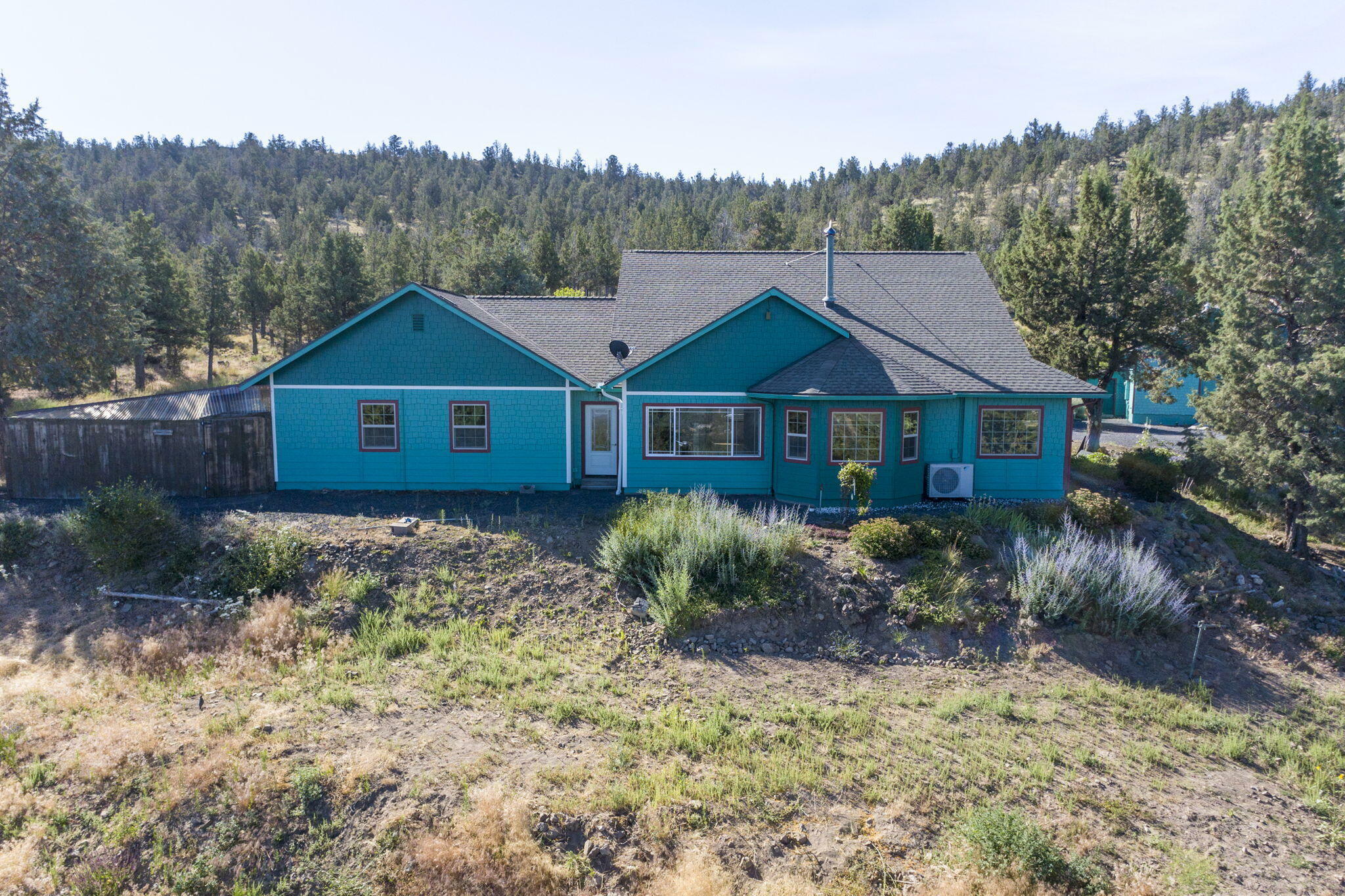 Property Photo: 2266 SE Conifer Court OR 97754