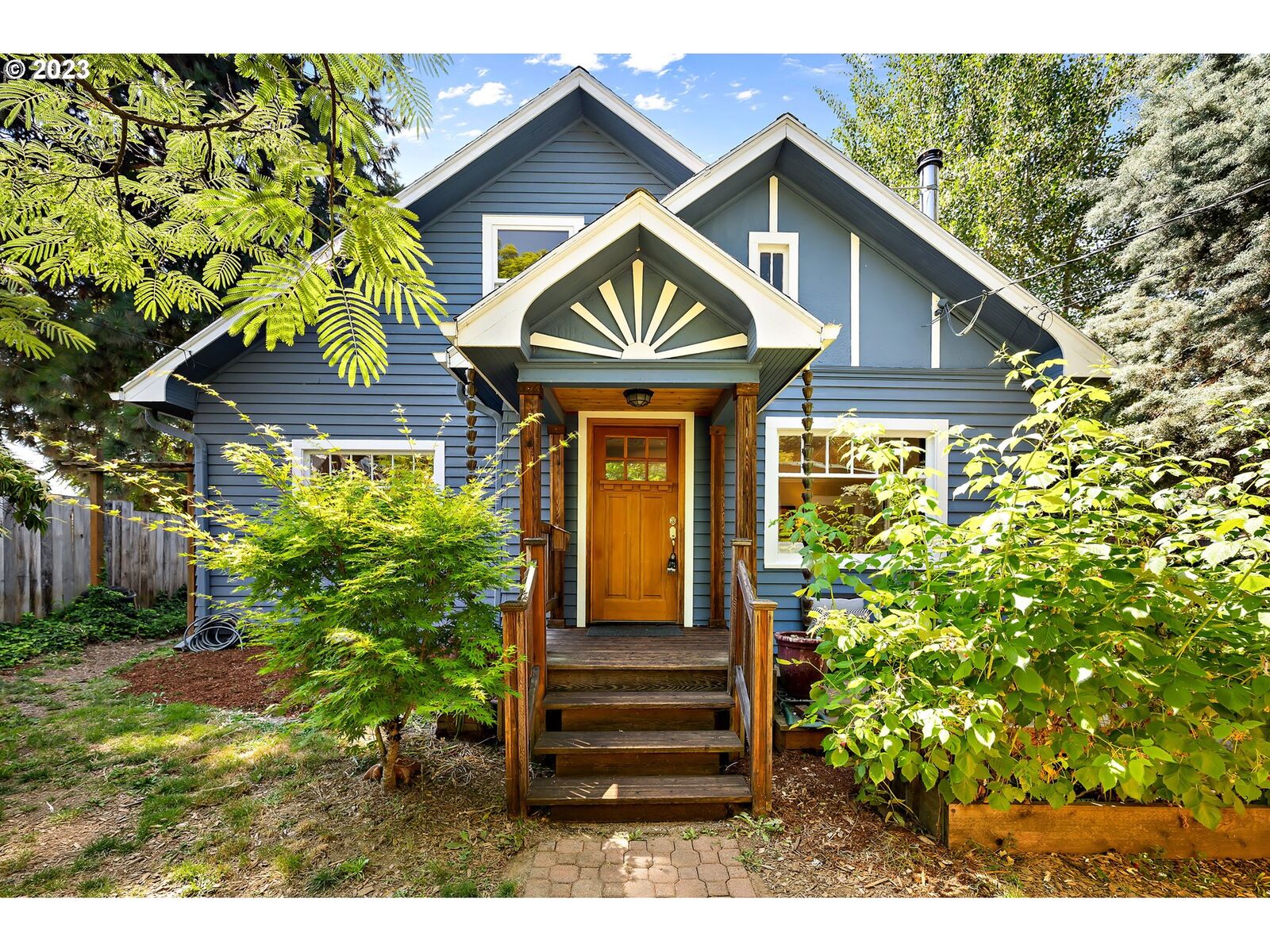 Property Photo:  8963 N Haven Ave  OR 97203 