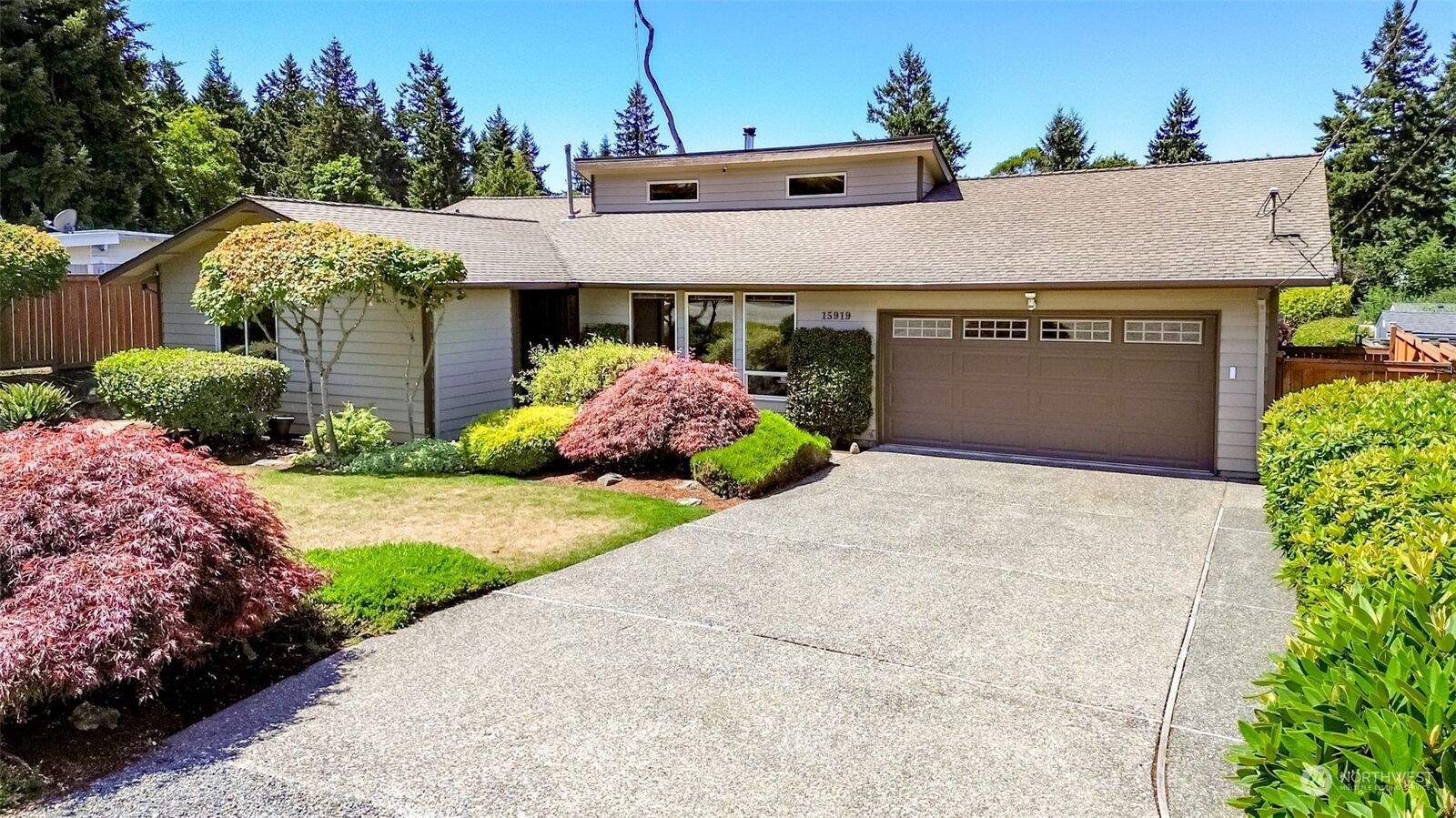 House for sale in Burien 15919 20th Avenue SW, Burien, WA 98166