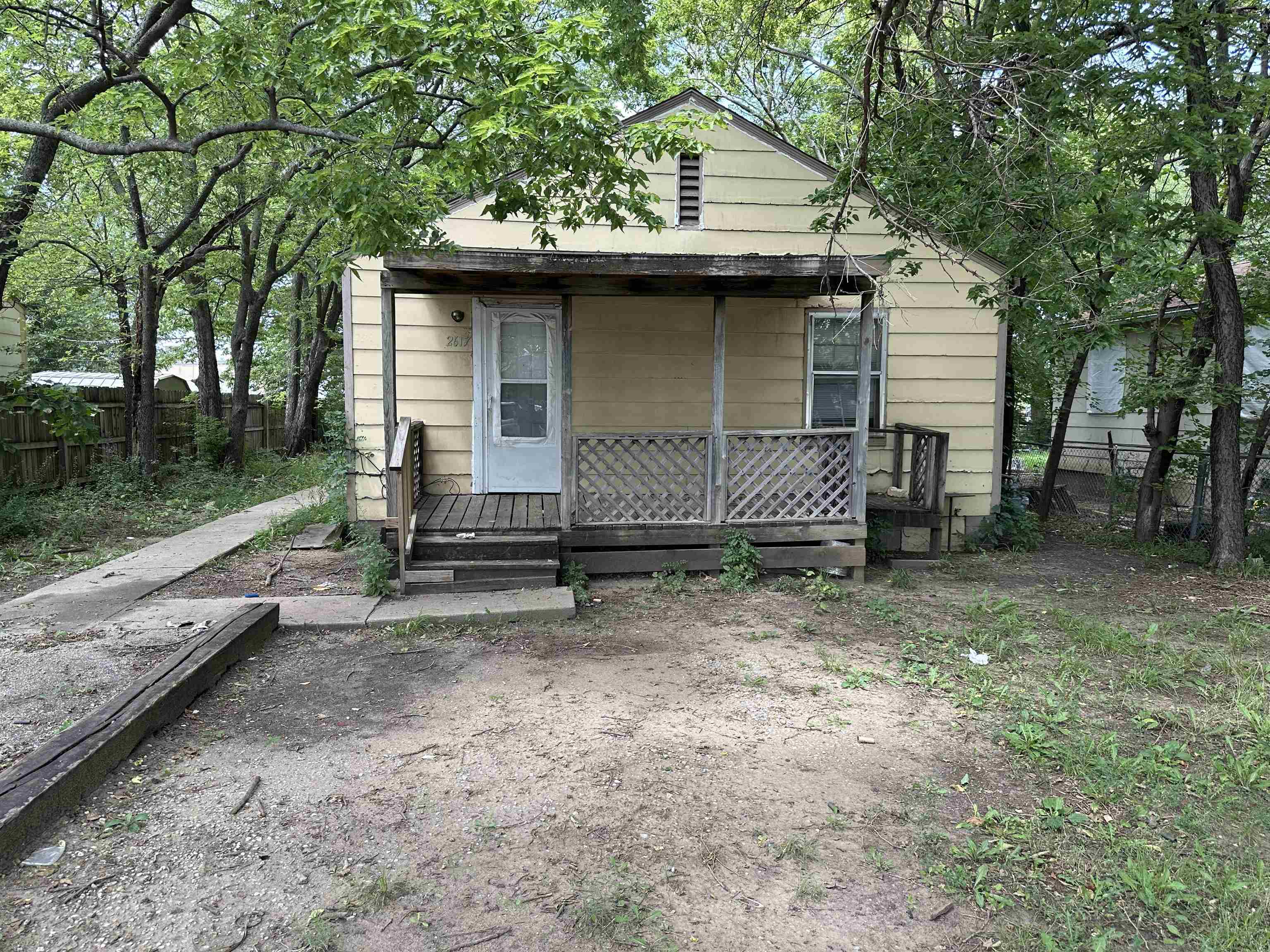 Property Photo:  2617 N Jackson Ave  KS 67204 