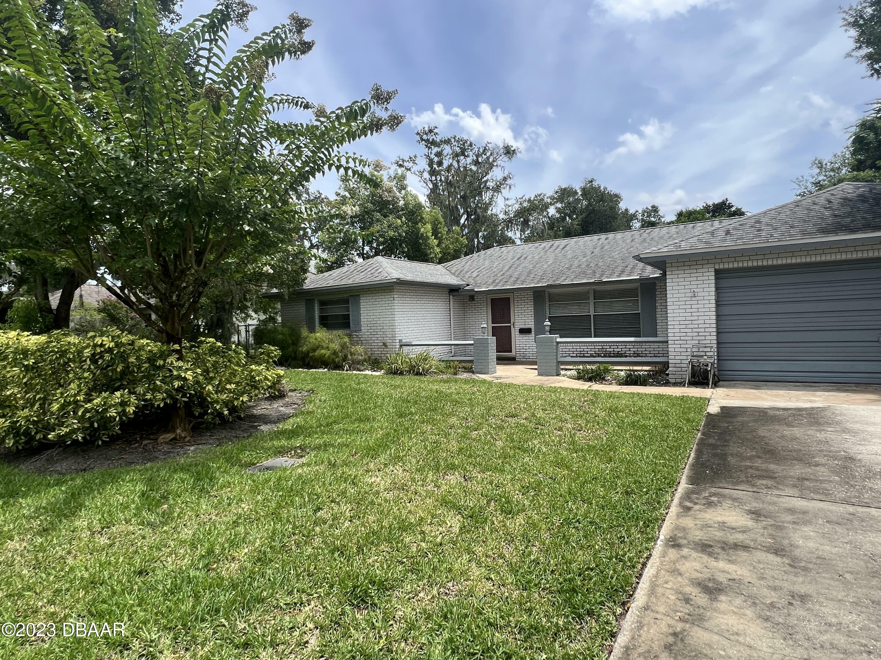 Property Photo:  118 Cuadro Place  FL 32174 