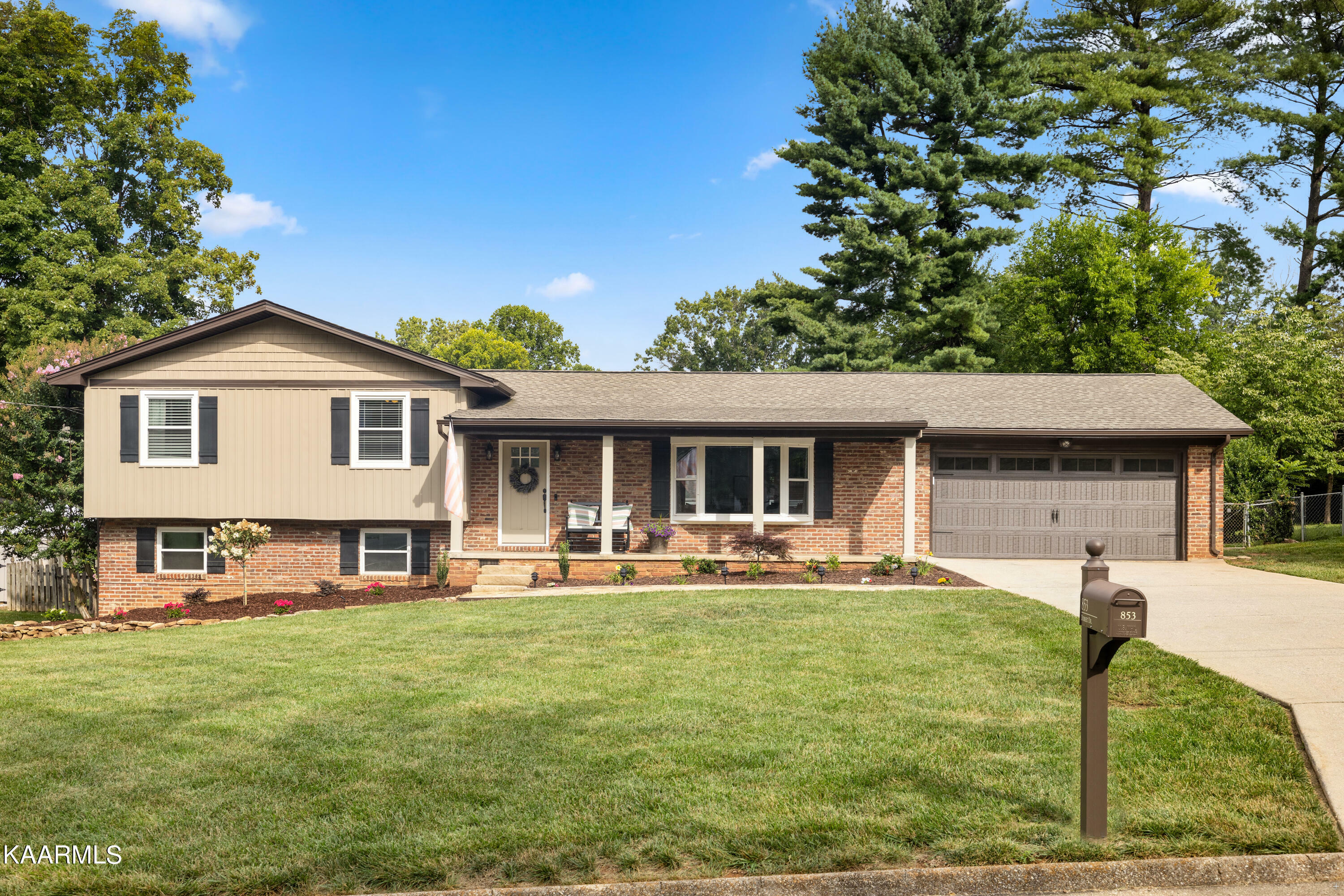 Property Photo: 853 Dorset Drive TN 37923