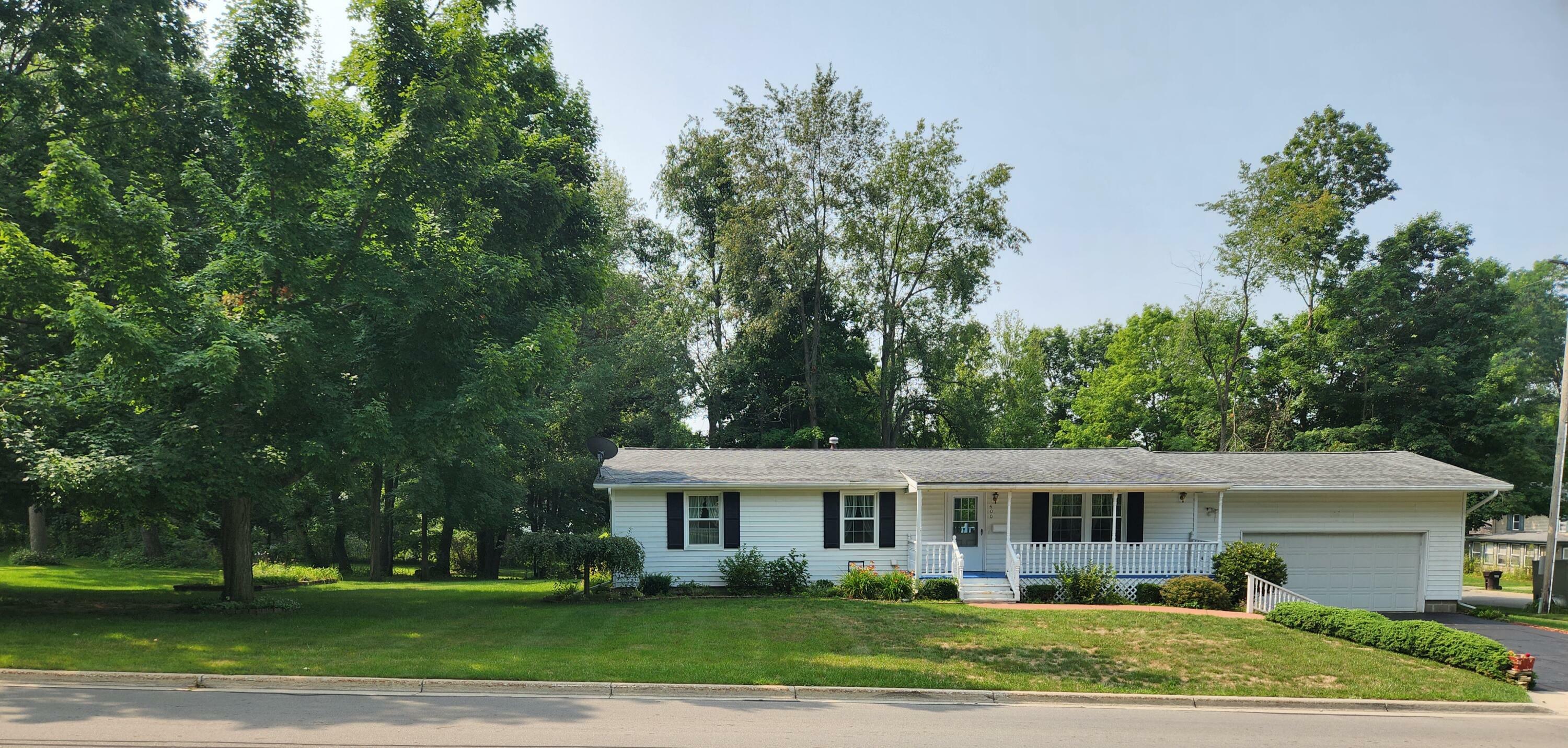 Property Photo:  400 Parkwood Drive  MI 49250 