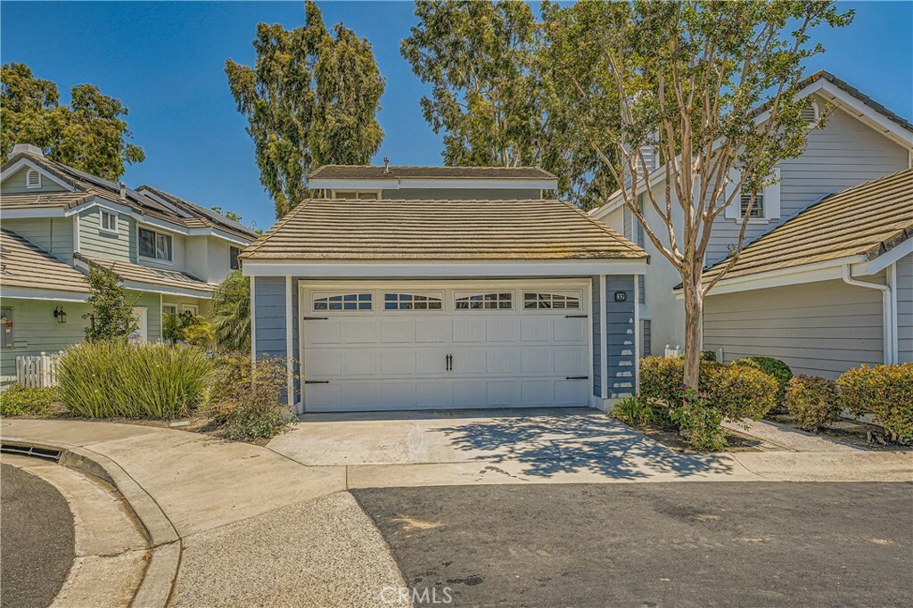 Property Photo:  37 Spinnaker  CA 92614 