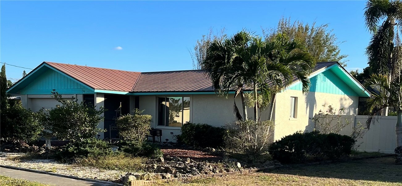 Property Photo:  4380 Saint Clair Avenue W  FL 33903 