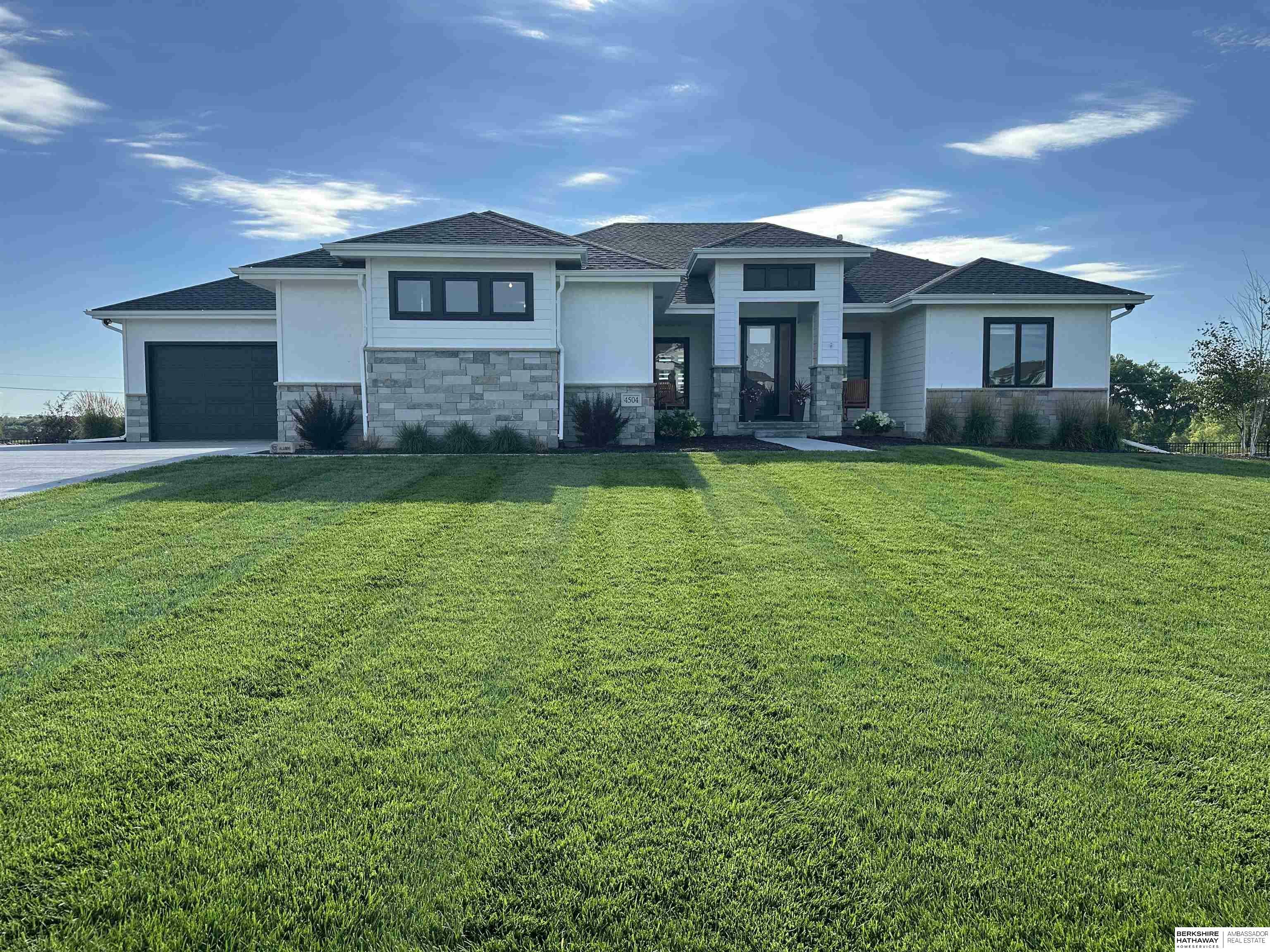 Property Photo: 4504 S 221 Street NE 68022