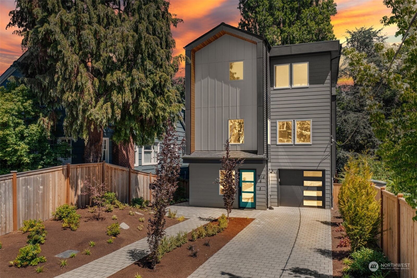 Property Photo: 7514 20th Avenue NE A WA 98115