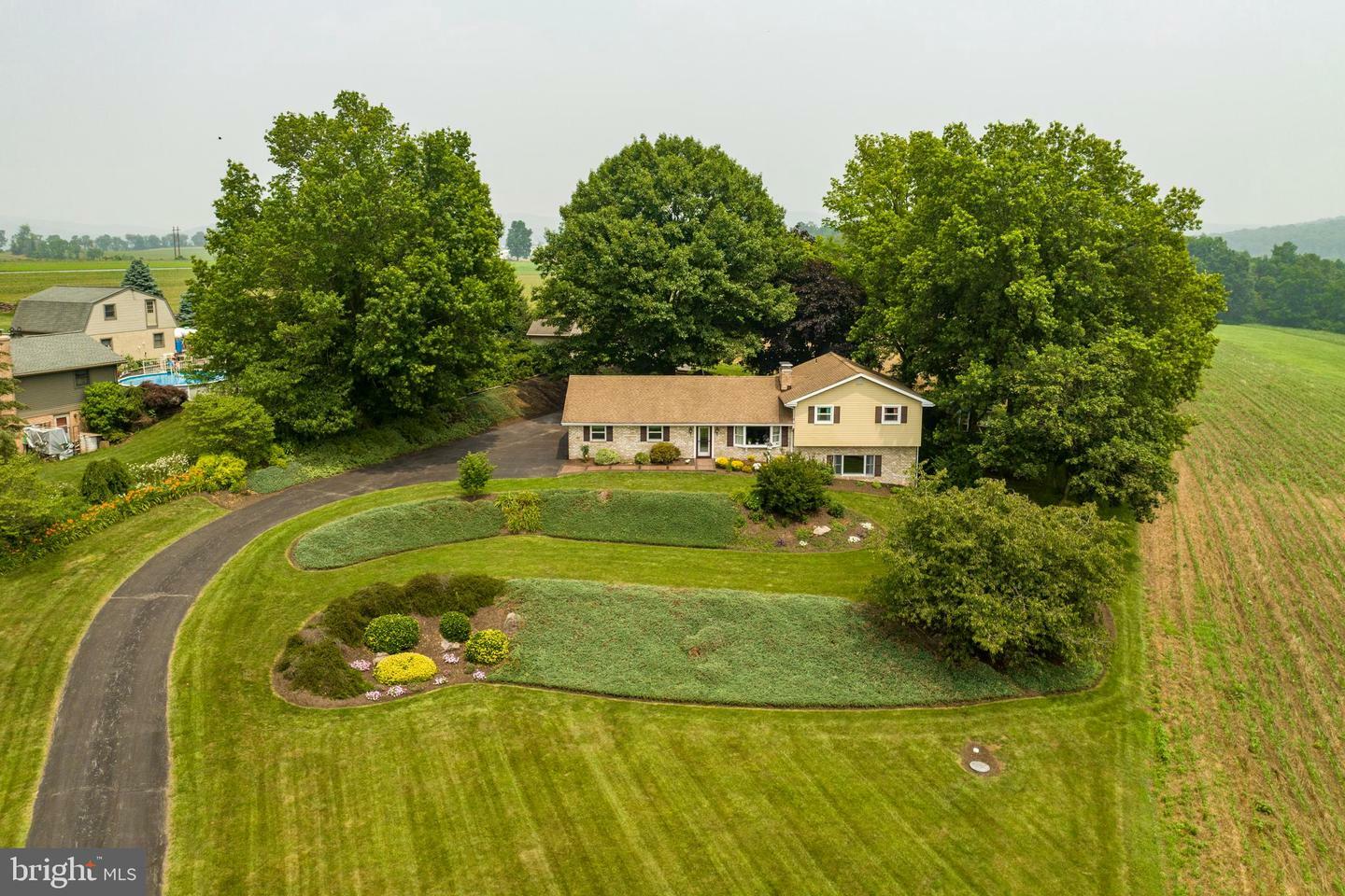 Property Photo:  820 Center Church Road  PA 17519 