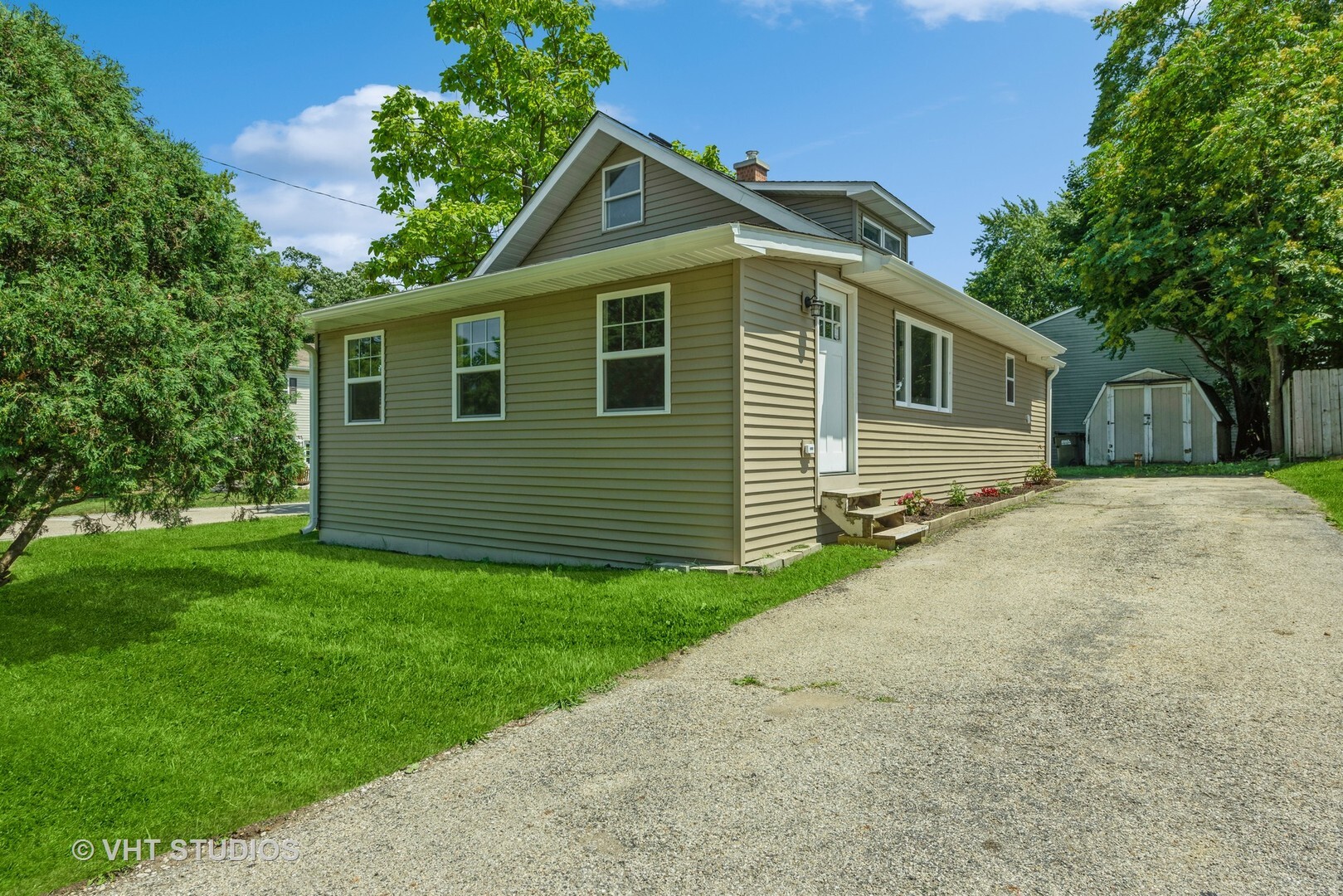 Property Photo: 316 Lily Lane IL 60051