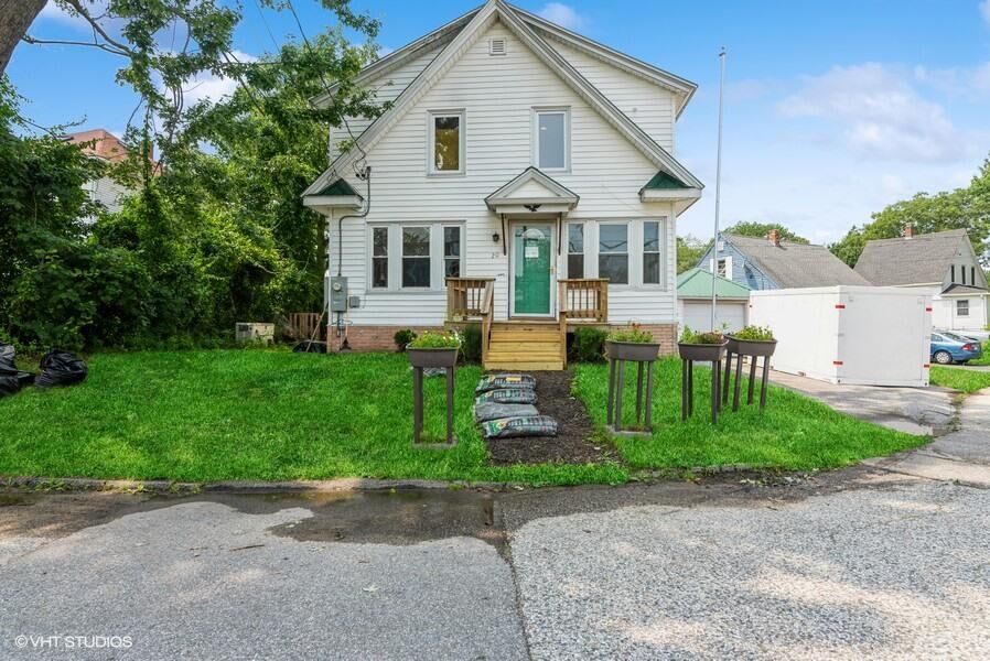 Property Photo:  20 Hall Street  ME 04106 