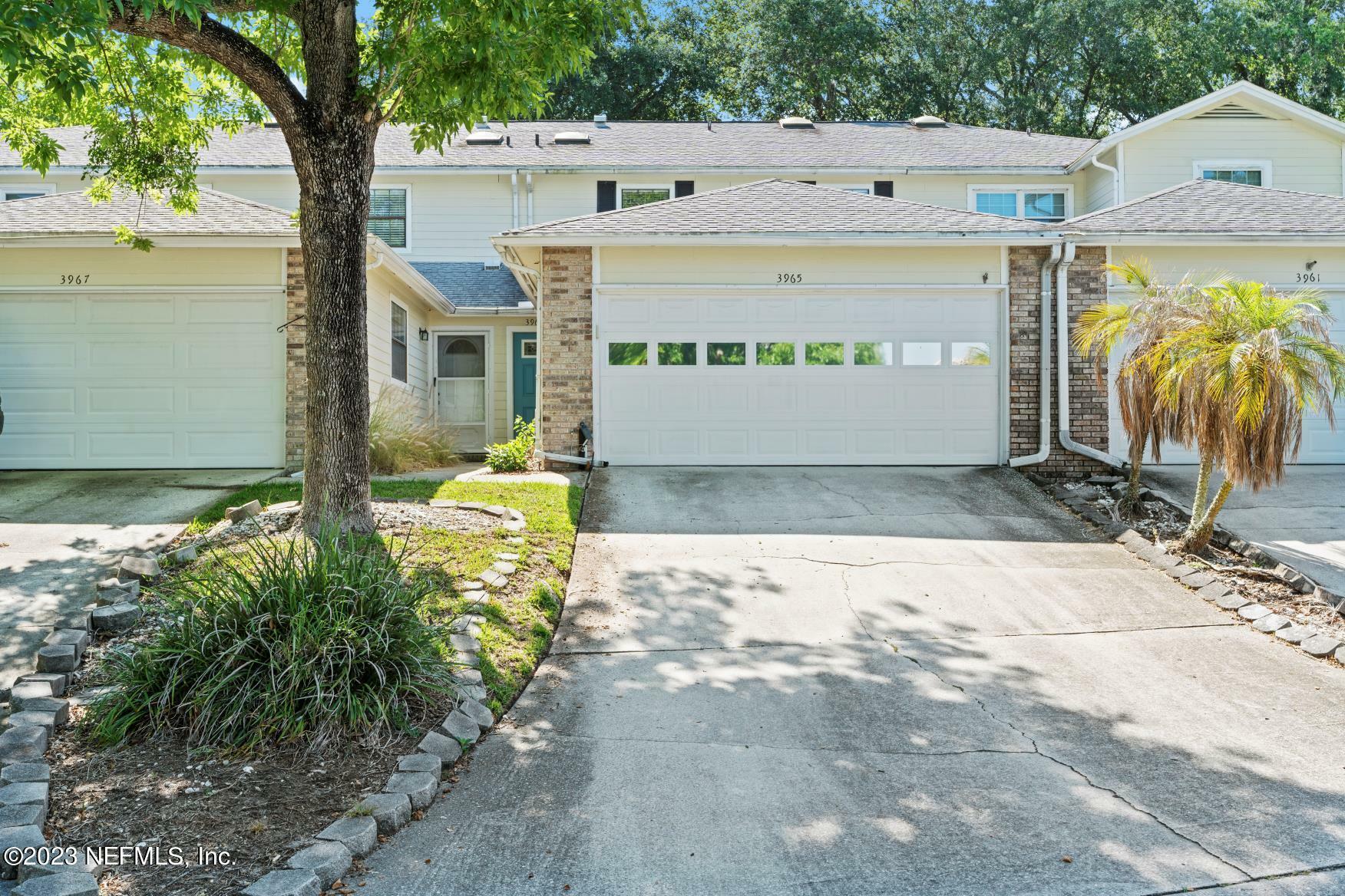 Property Photo:  3965 Meadowview Dr N  FL 32225 