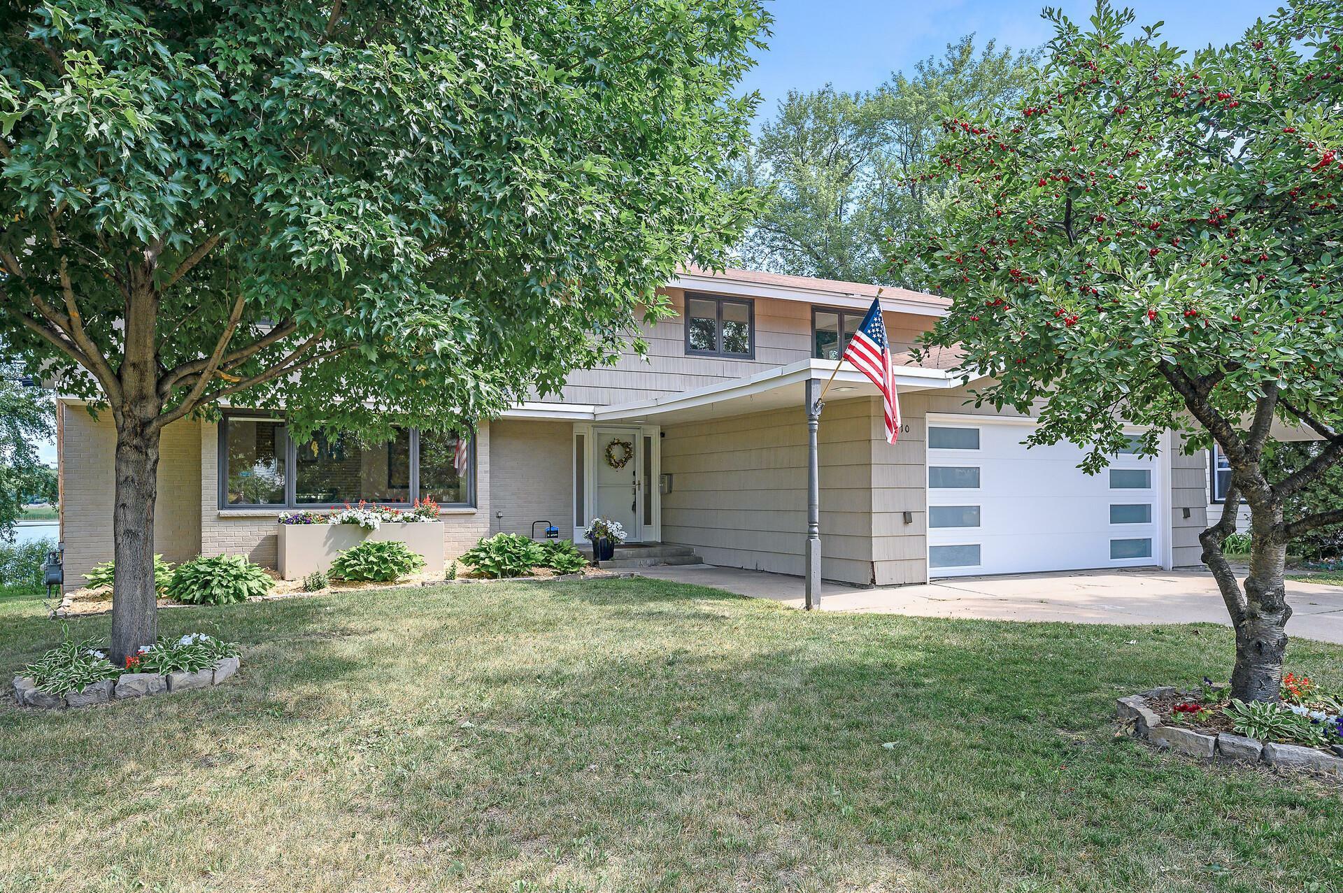 3210 46th Avenue N  Robbinsdale MN 55422 photo