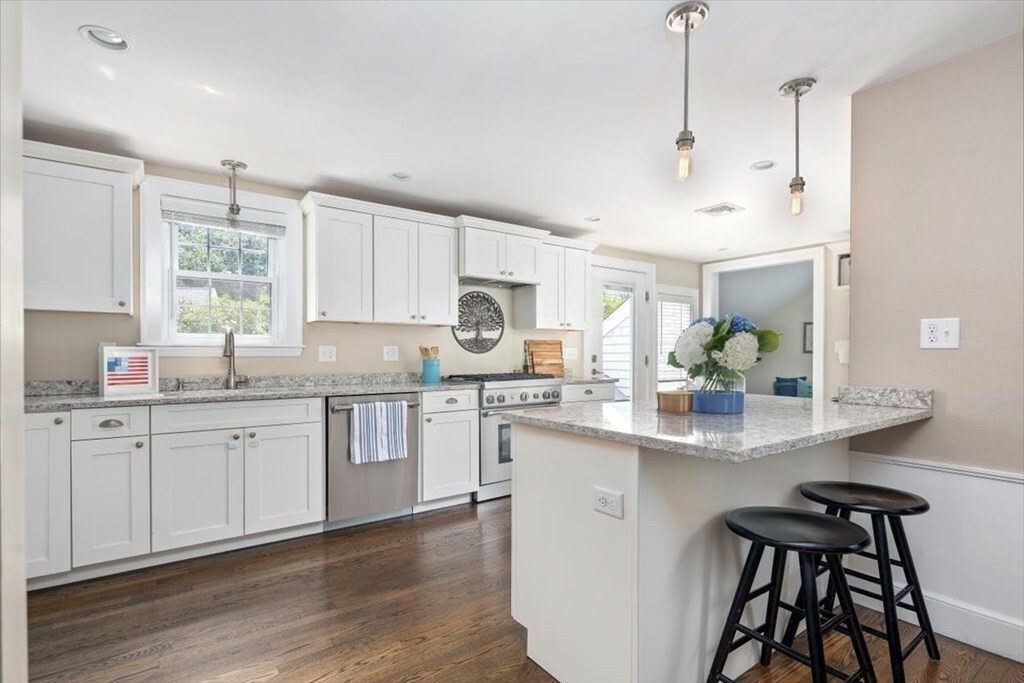 Property Photo: 10 Sherwood Rd MA 02043