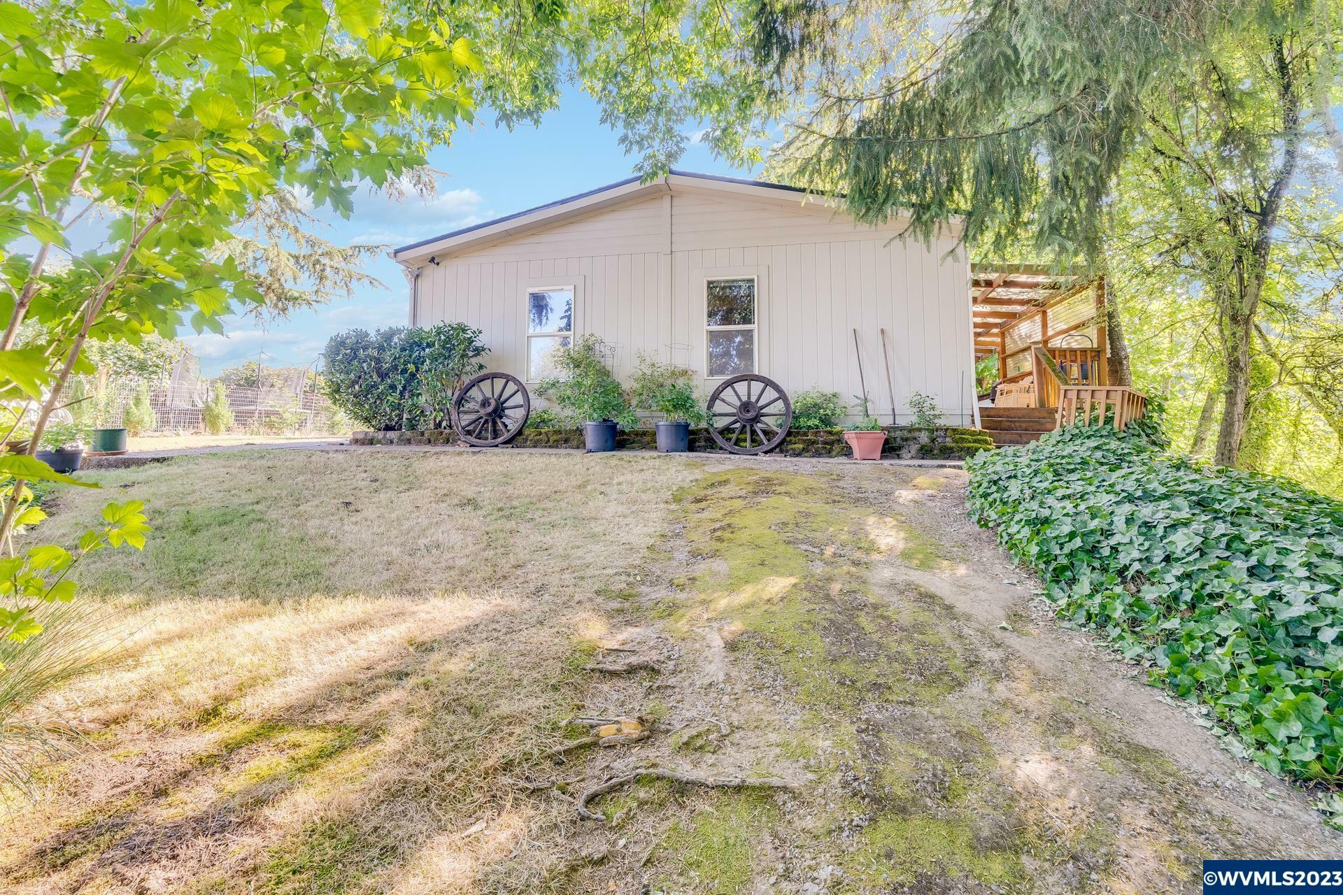Property Photo: 22078 Erica Dr NE OR 97002