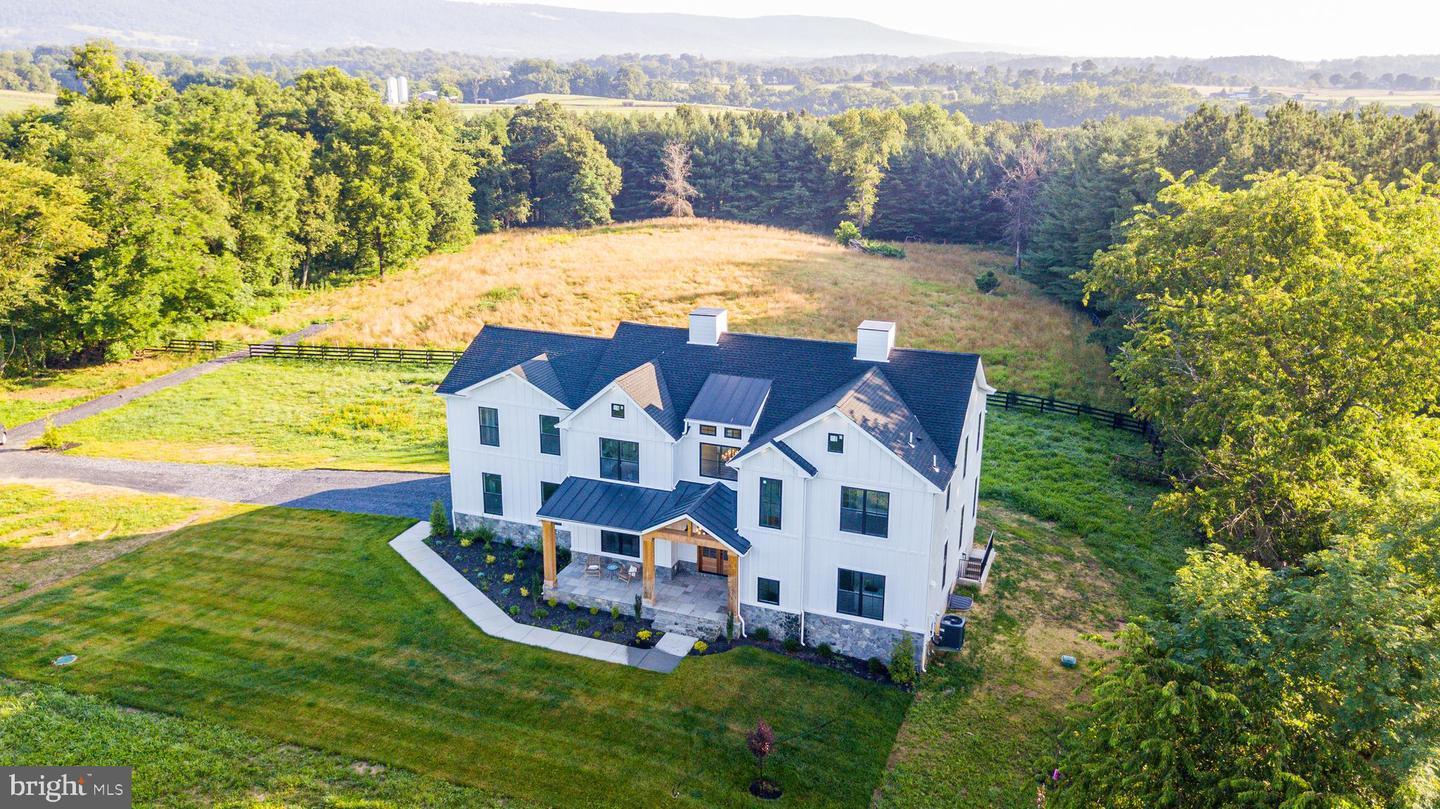 Property Photo:  1143 Crofton Lane  VA 20184 