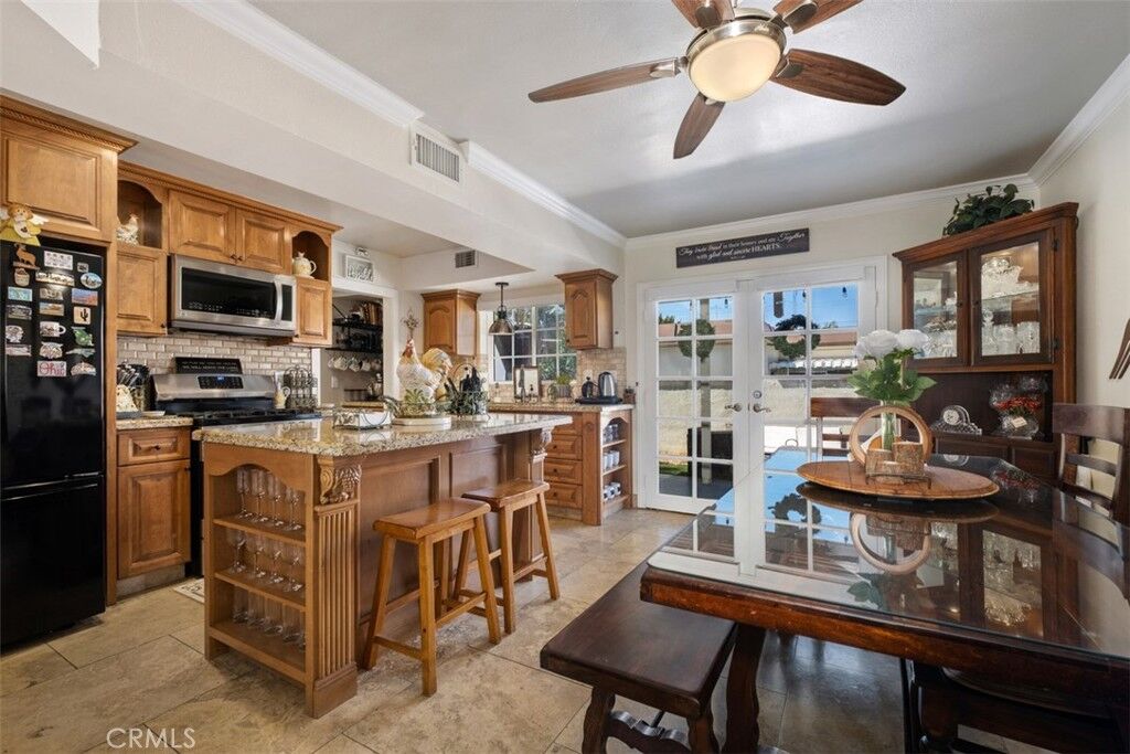 Property Photo:  1950 W Glenoaks Avenue C  CA 92801 