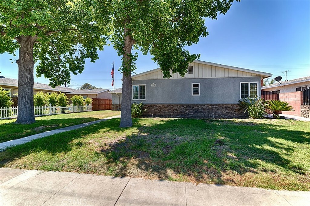 Property Photo:  1478 W Valencia Drive  CA 92833 