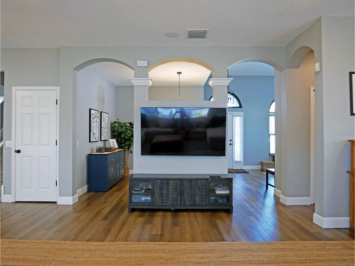 Property Photo:  3050 Oakbrook Circle  FL 33759 