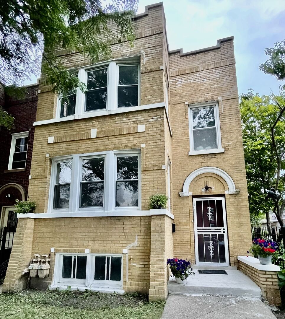 Property Photo: 3318 W 61st Street 2 IL 60629
