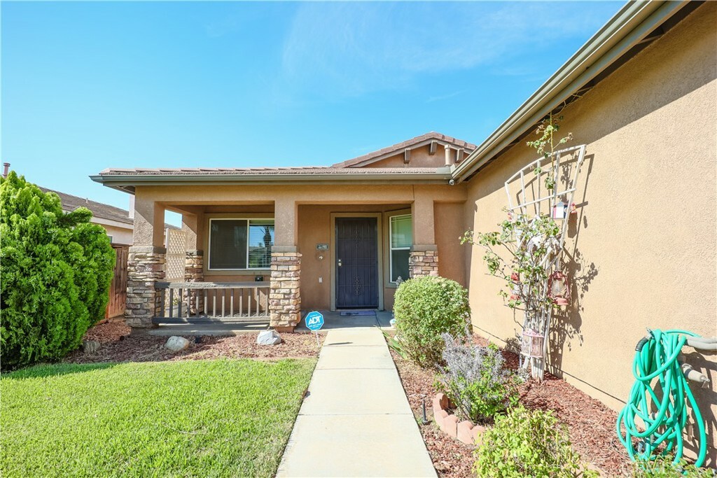 Property Photo:  26482 Prairie Lane  CA 92555 