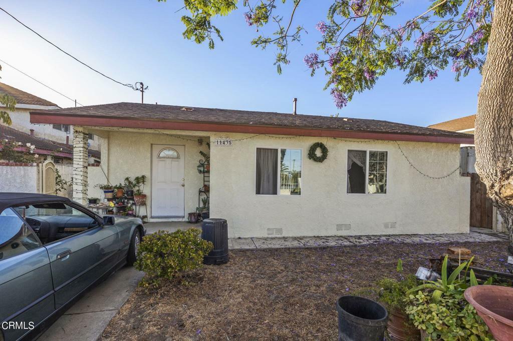 Property Photo:  11435 Violeta Street  CA 93004 