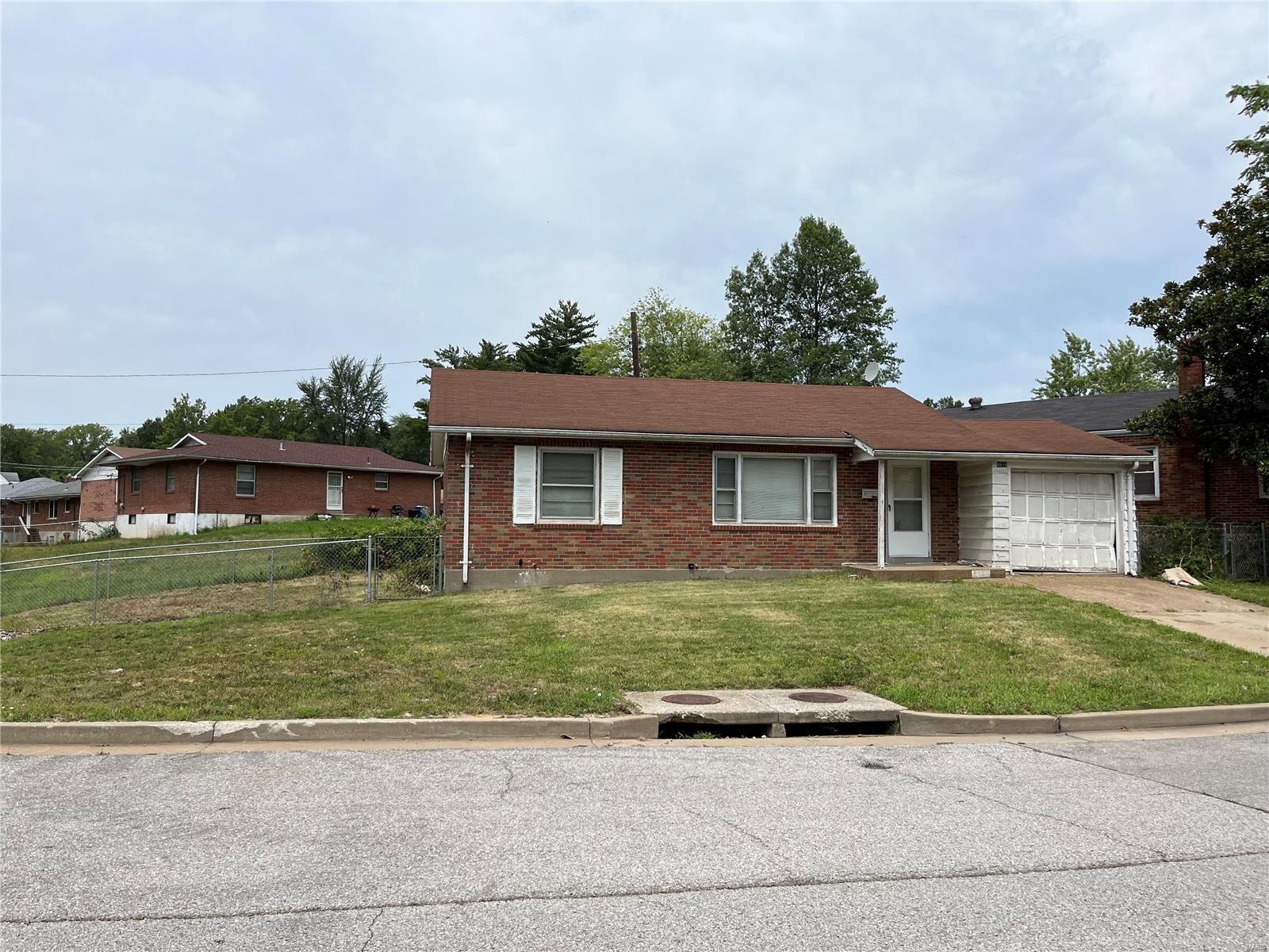 Property Photo: 4619 Edgewood Boulevard MO 63121