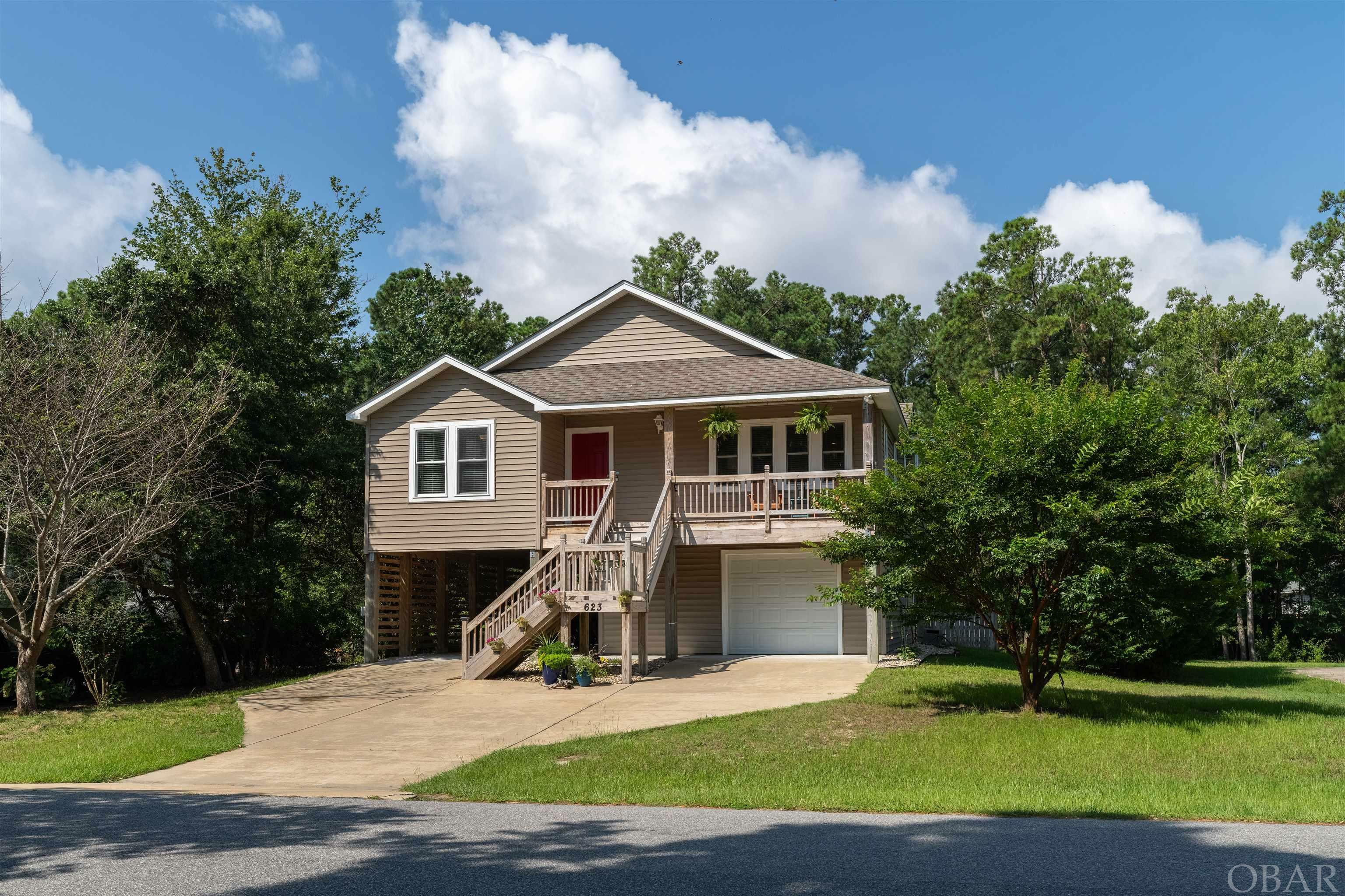 Property Photo:  623 Canal Drive  NC 27948-8426 