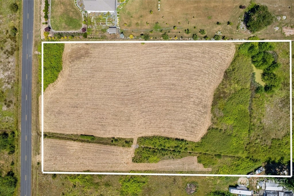 Property Photo: 604 Ell Road WA 98282