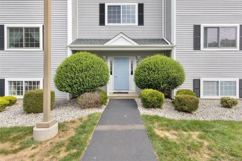 Property Photo:  310 Boston Post Road 30  CT 06385 